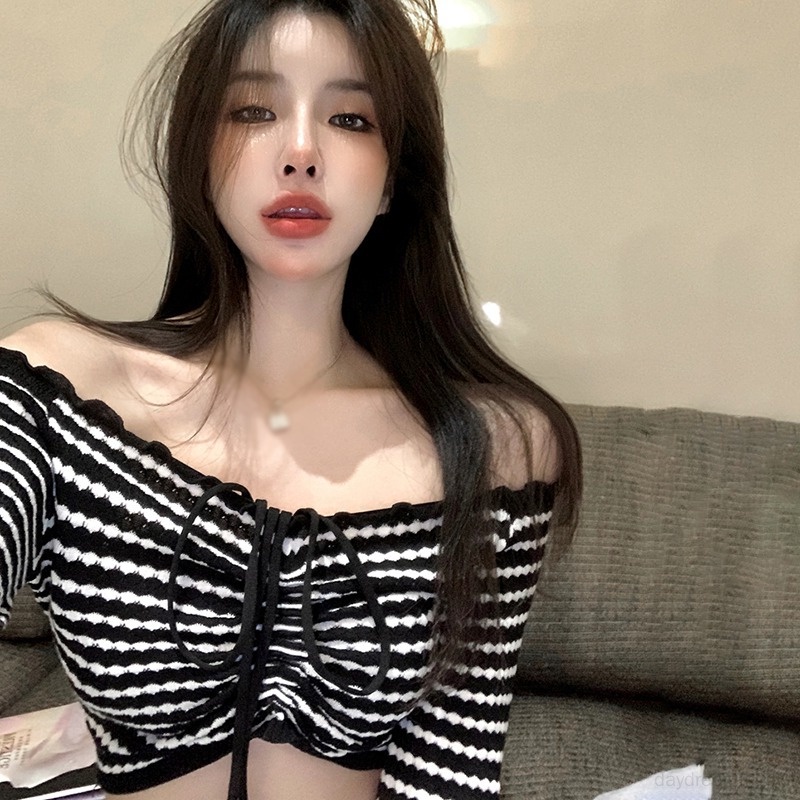 Áo Croptop Tay Dài Trễ Vai Thiết Kế Ôm Sát Quyến Rũ