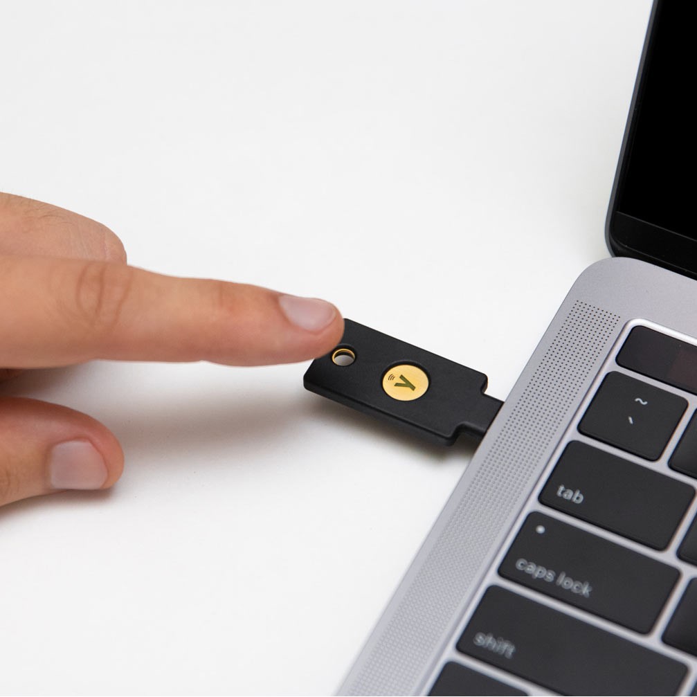 Khóa bảo mật YubiKey 5C NFC