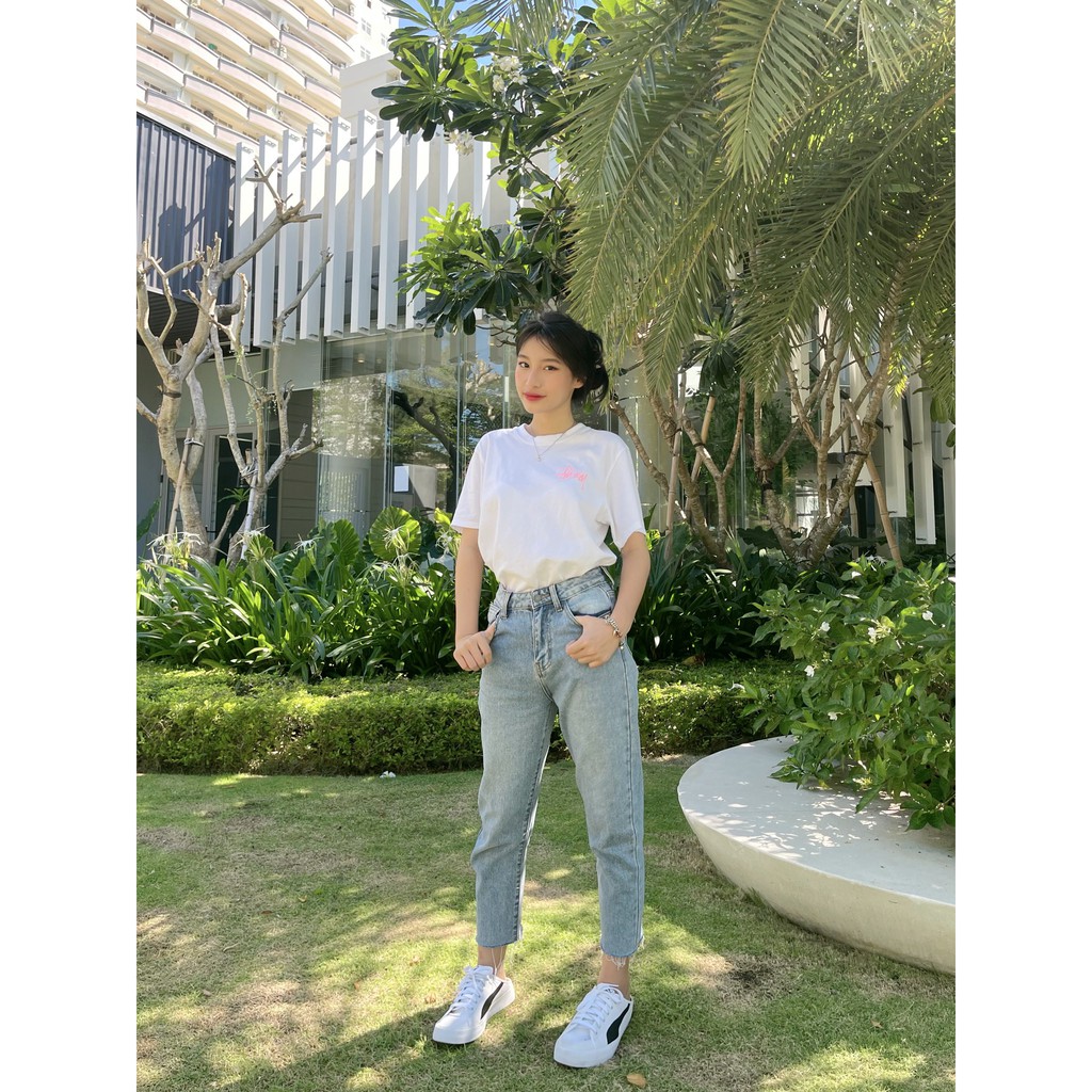 Quần Jeans Nữ Lưng Cao Màu Xanh Wash Đùi - Cắt Gấu Quần LDM-CL102