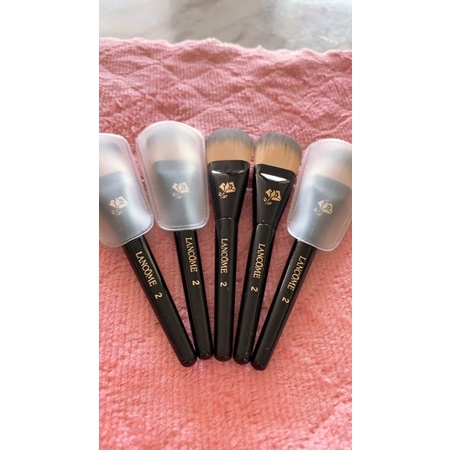 Cọ nền Lancome.