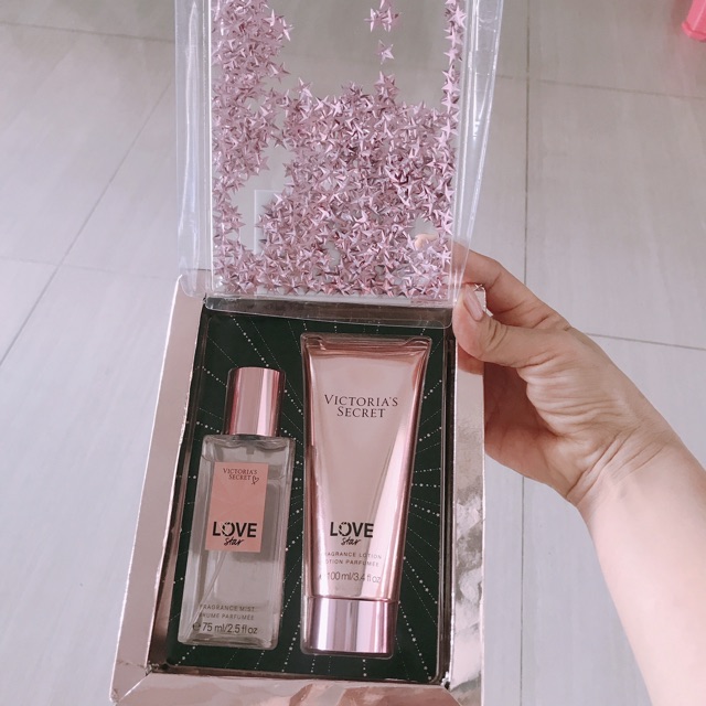 Bộ xịt thơm và lotion Victoria secret love star của Mỹ