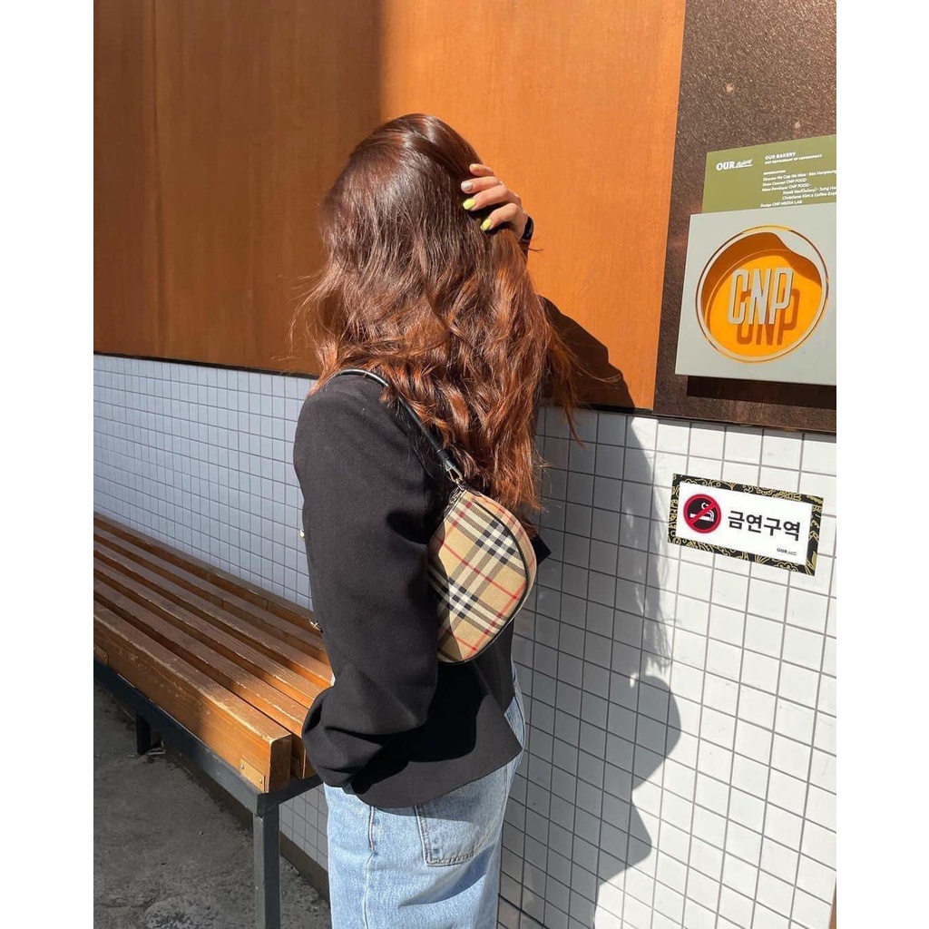 Túi kẹp nách Burberry