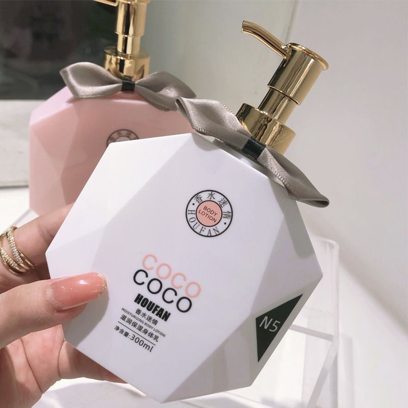 Sữa Dưỡng Thể Dưỡng Ẩm Làm Sáng Tông Màu Da Lâu Trôi TTB293