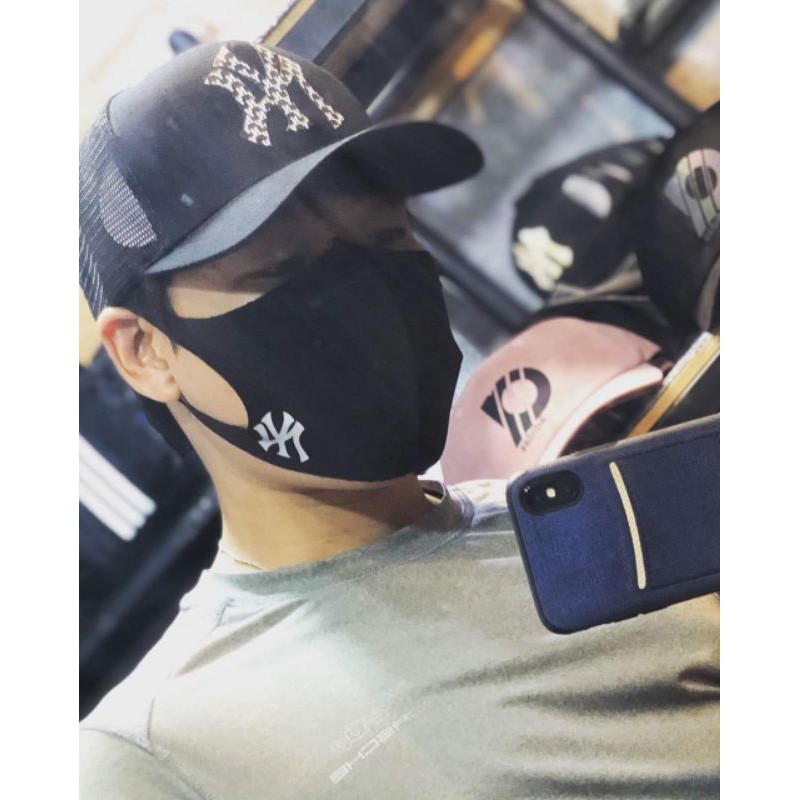 Khẩu trang NY - A.di.d.as logo phản quang | BigBuy360 - bigbuy360.vn