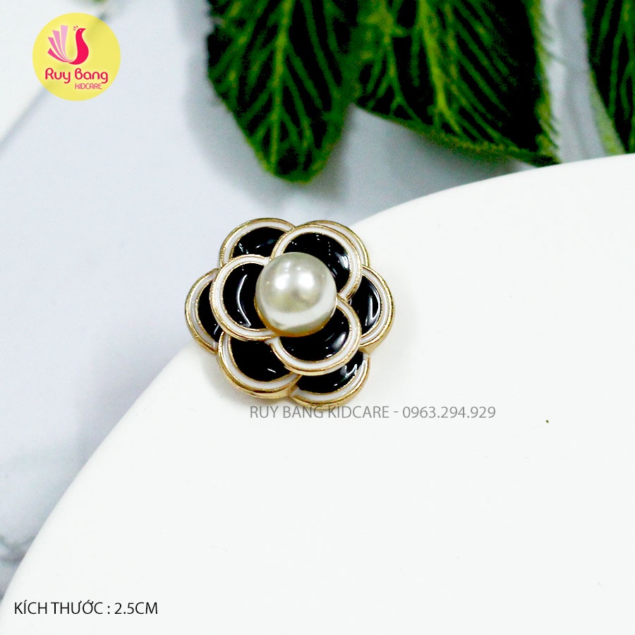 Charm đá hoa cha.nel