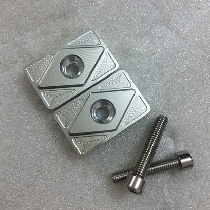 Nắp tăng sên âm Exciter tặng kèm ốc vít mẫu hình thoi chất liệu nhôm cnc cao cấp dày cứng cáp được thị trường săn đón