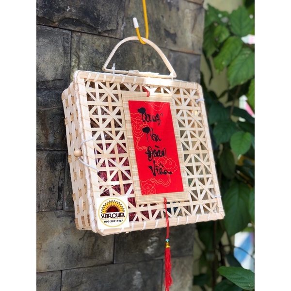 Liễn mành tre giấy đỏ viết chữ thư pháp trang trí trung thu