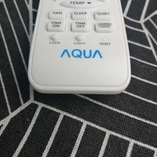 Điều khiển Remote máy lạnh AQUA 2 chiều nút cam