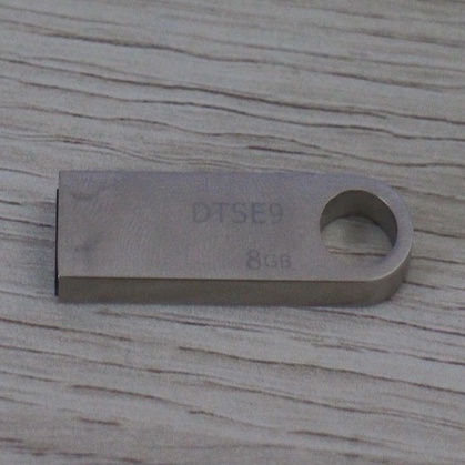 USB DTSE9 8GB thiết kế nhỏ gọn vỏ kim loại chống nước