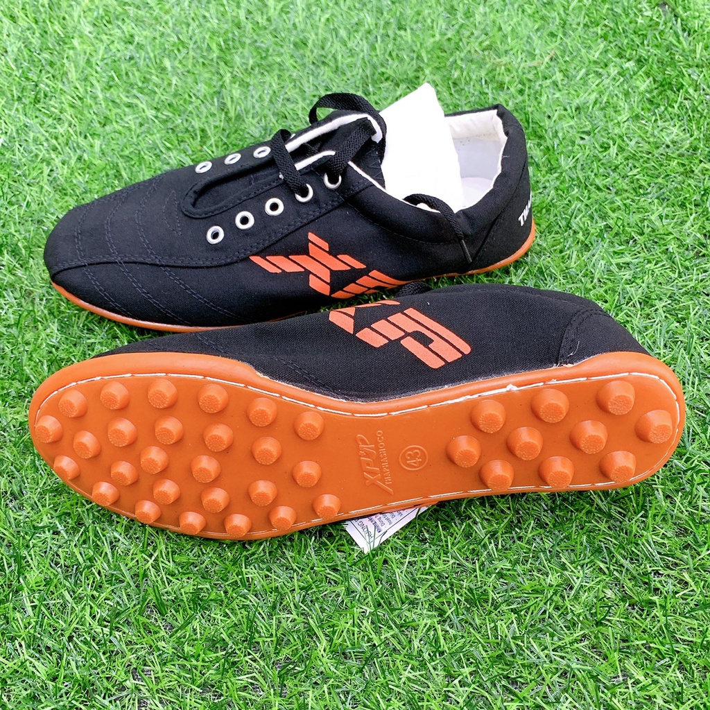 Giày Đá Bóng Thành Phát TP05 Khâu đế, Siêu bền Tặng Tất Thể Thao