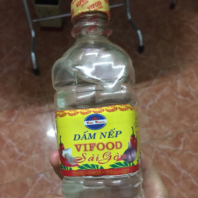 5 chai dấm nếp y hình