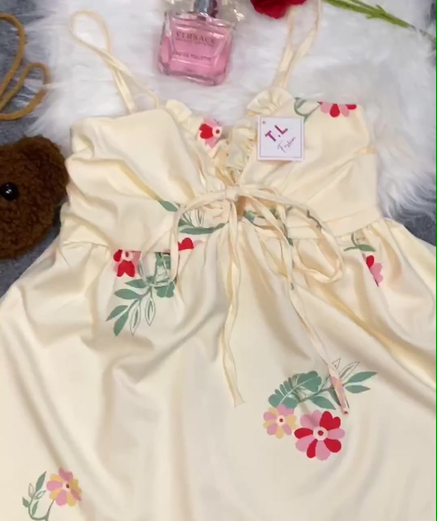 Áo cúp ngực in hoa dáng babydoll xinh xắn cho các nàng diện đi chơi, du lịch | BigBuy360 - bigbuy360.vn