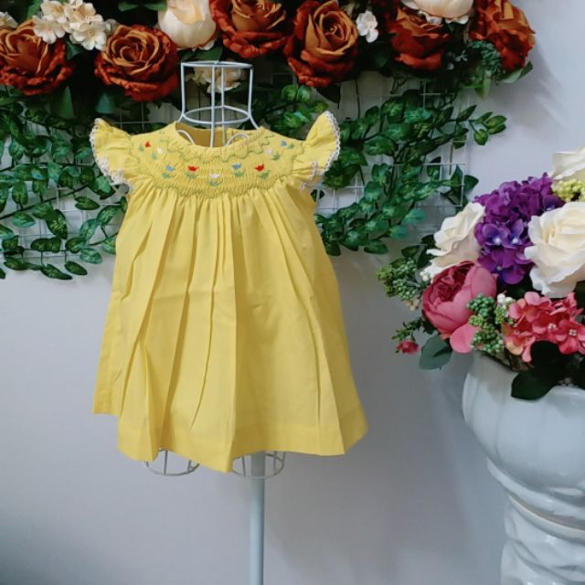 Đầm Smock bé