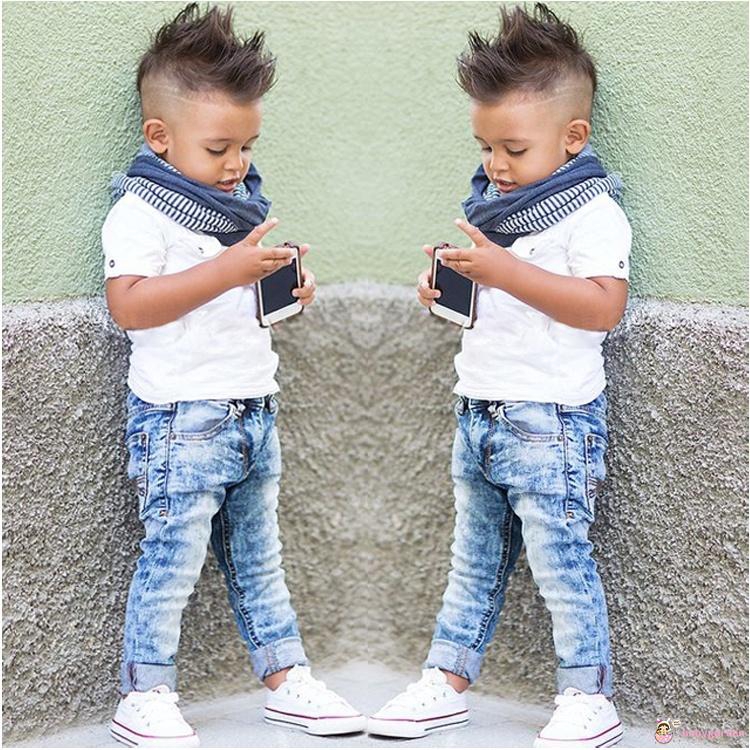 Bộ áo thun + Quần jeans cho bé trai