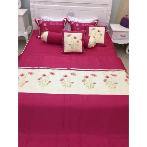 Bộ chăn ga cưới satin thêu hoa 7 món Chất liệu: 100% Satin Poly, độ bóng sang trọng, mềm mại không phai màu không xù