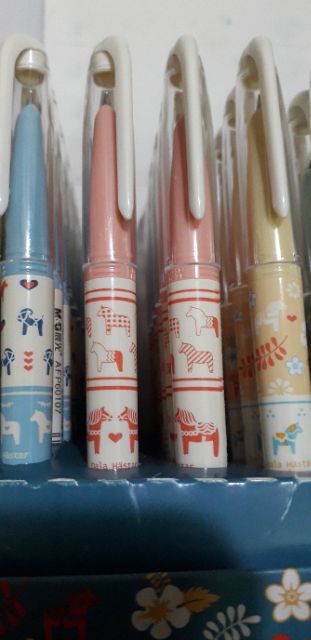 1 Bút máy hình đáng yêu