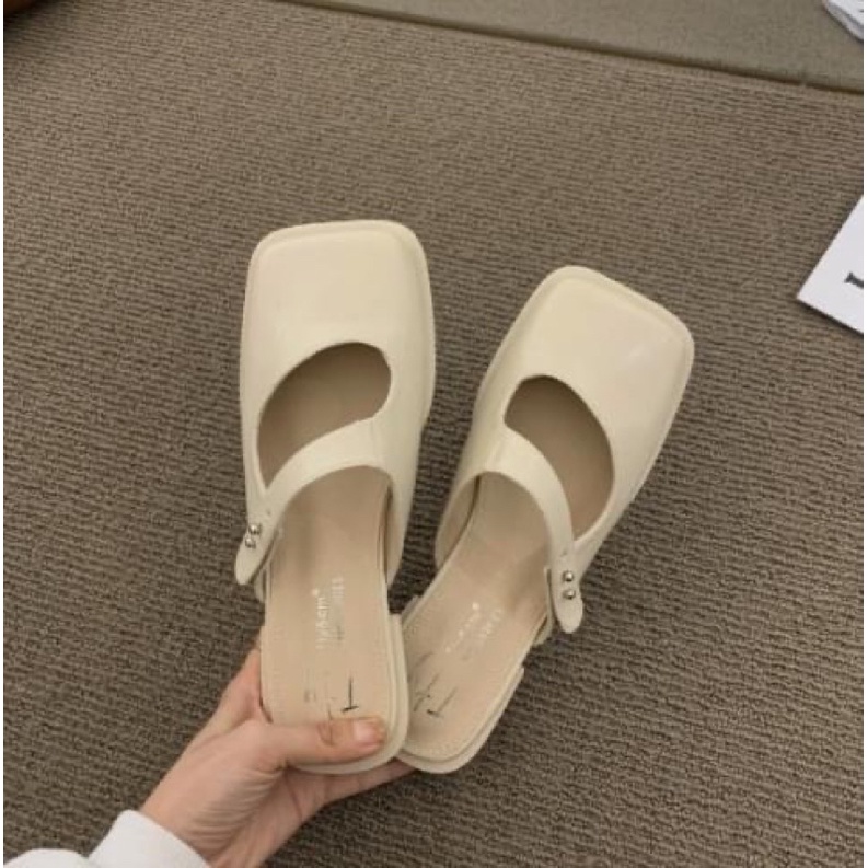 Guốc sục mũi vuông