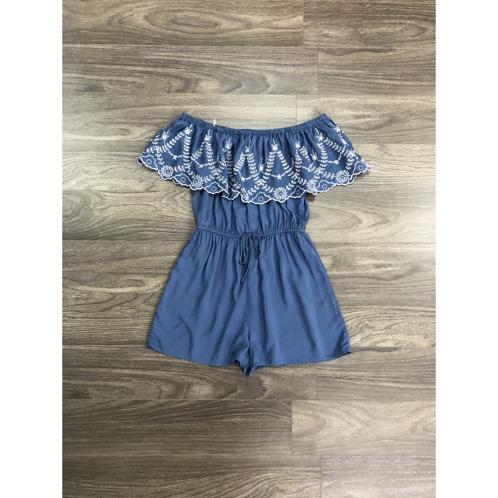 Jumpsuit trễ vai thêu viền