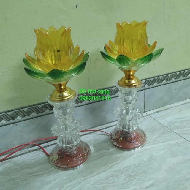 Đèn  thờ thủy tinh hoa sen vàng mẫu mới