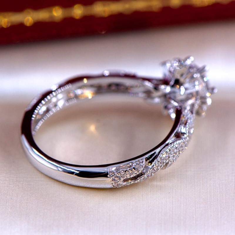 Nhẫn Đính Hôn Đính Đá Sapphire Trắng Lấp Lánh