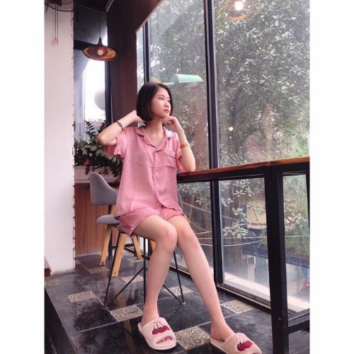 Bộ Pijama Lụa, Đồ Ngủ, Bộ Mặc Nhà Phối Viền Bèo Tay Cộc - Quần Đùi Chất Liệu Lụa Satin