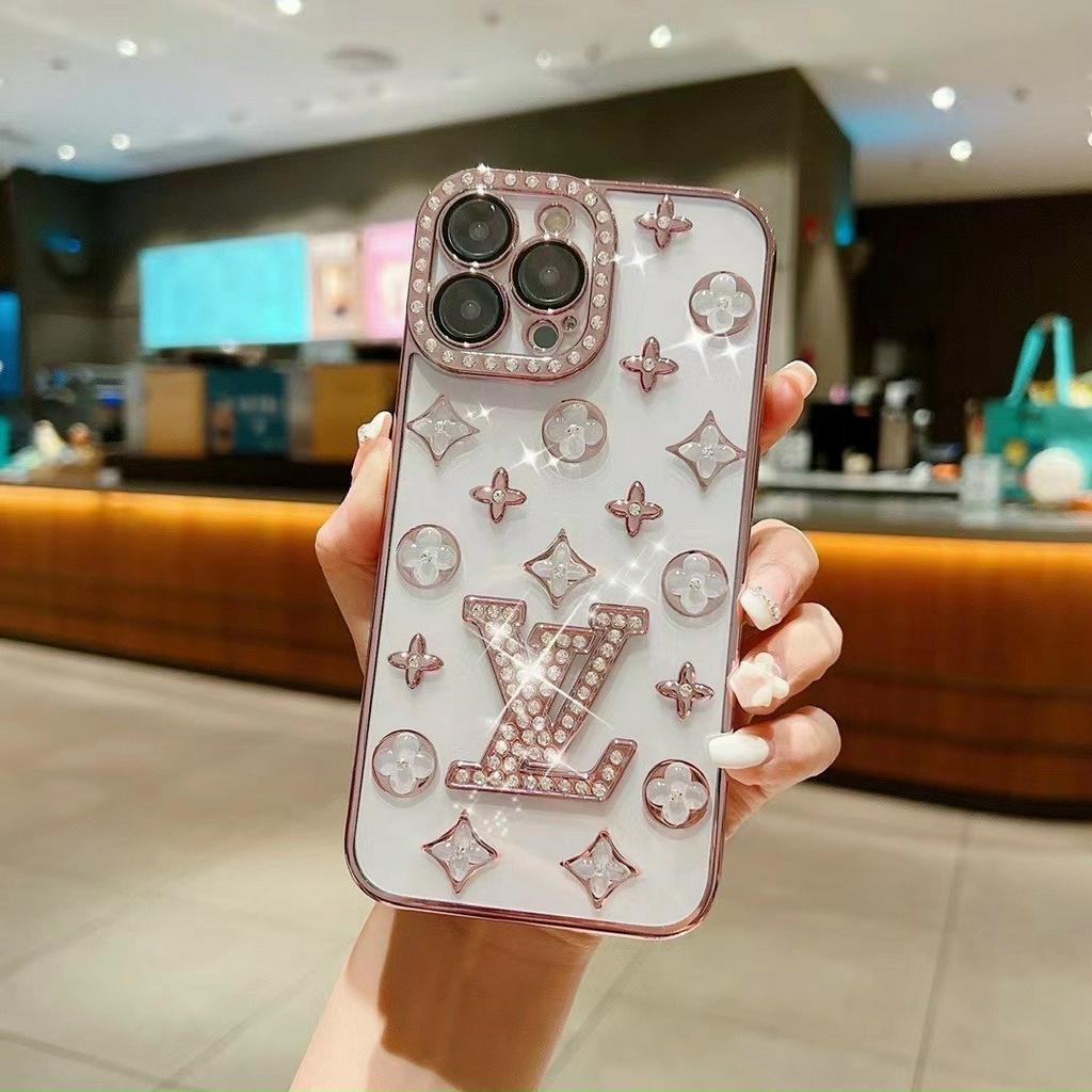 Ốp  LV đính đá logo  full mã 7,8/ 7P,8P, 11,12,13 ip ip14/ ip14pro/ ip14pro max.đủ mã và màu ốp chuẩn sịn.