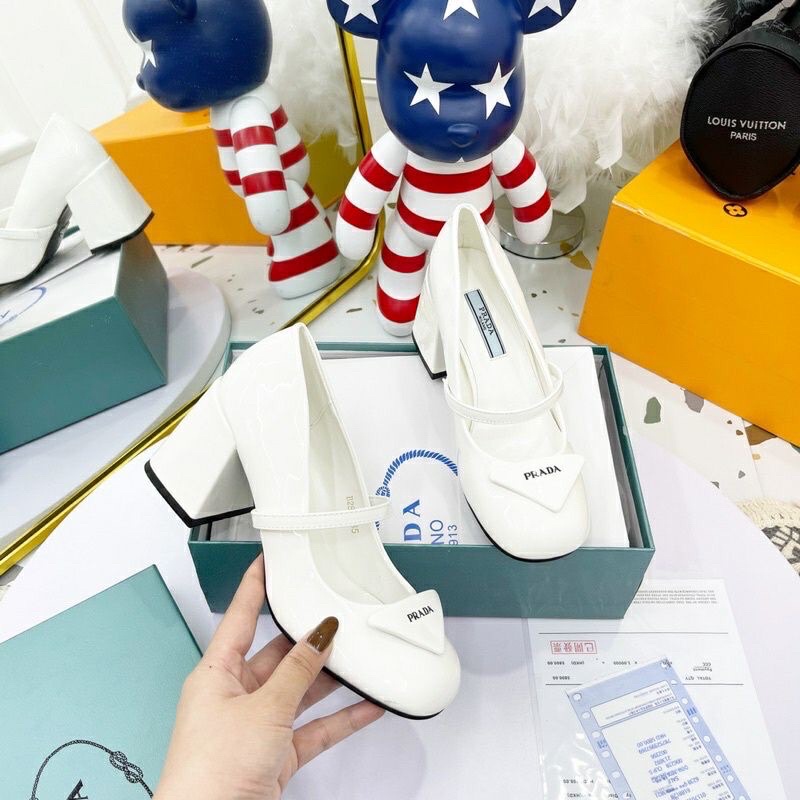 Giày cao gót da bóng quai ngang gót trụ 7cm Praada sang trọng 2 màu mới nhất 2022