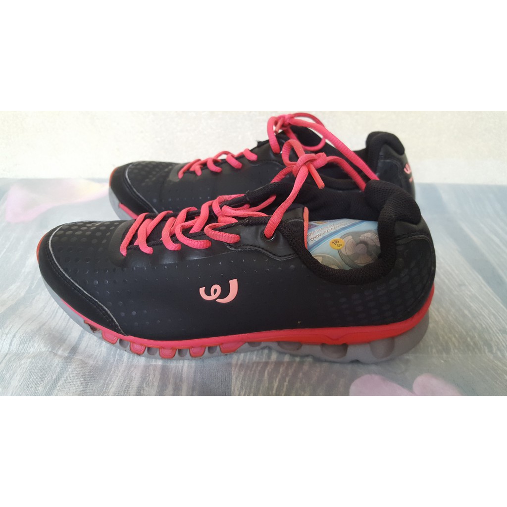 Giày Prospecs si tuyển (size 37.5 chân 23.5cm)