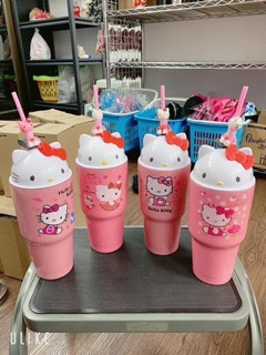 LY GIỮ NHIỆT NẮP 3D KITTY & DOREMON