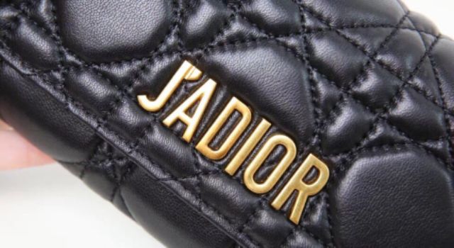 Cluth da trần, dây xích