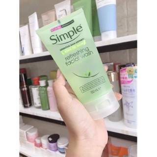 Sữa rửa mặt simple