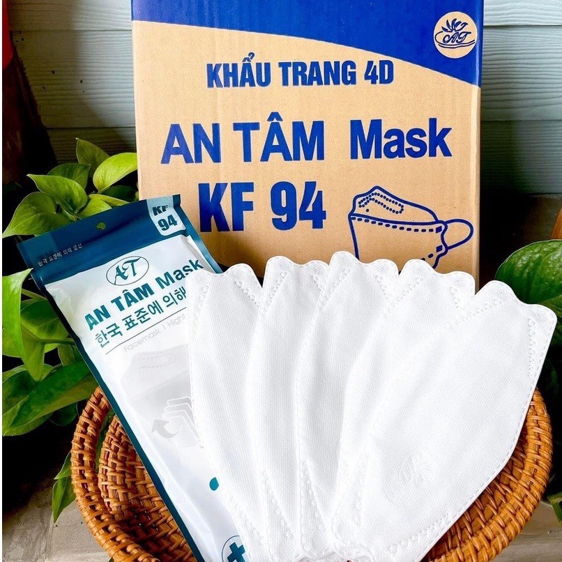 Túi 10 chiếc khẩu trang KF94 màu trắng công ty An Tâm, Hàng Việt Nam chất lượng cao.