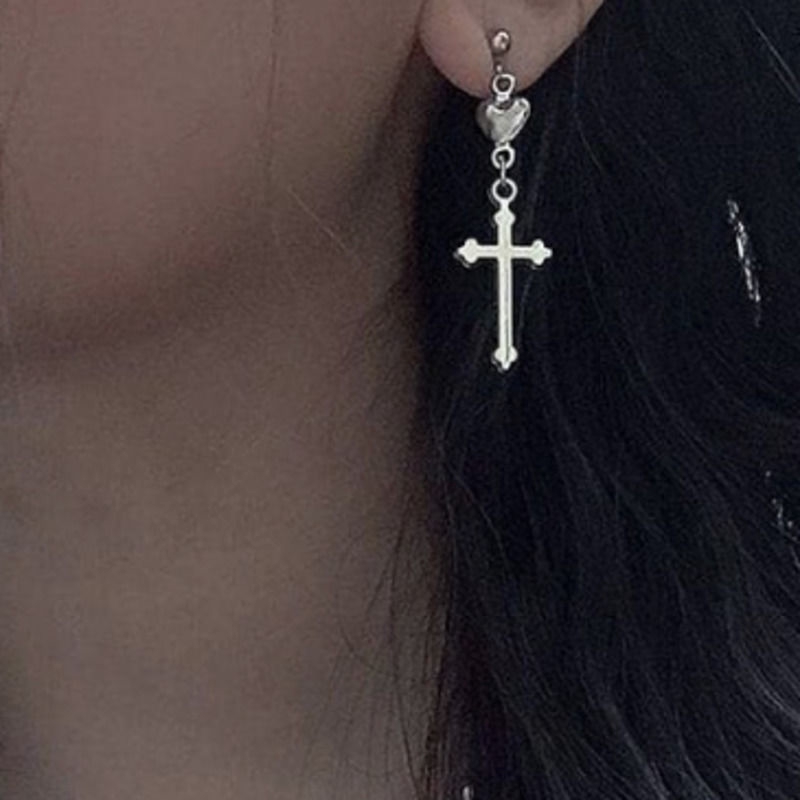 Khuyên tai hình trái tim thánh giá thời trang cá tính cho nữ 22223