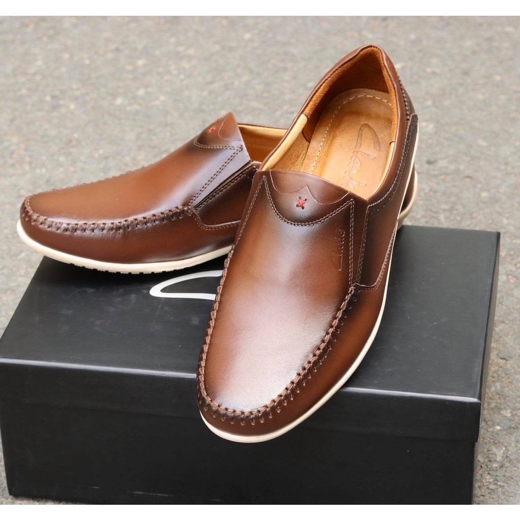 Giày Clarks GCL-07 Nhập khẩu Thailand chính hãng . Da bò thật 100%, bảo hành chính hãng lên đến 24 tháng