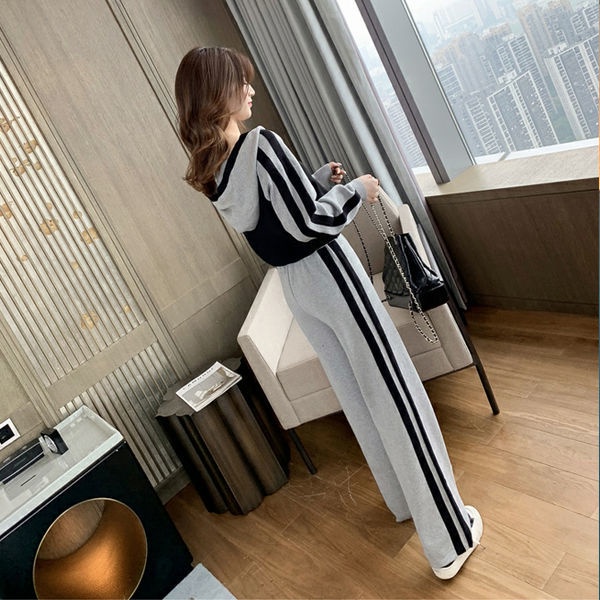 Set áo hoodie cổ chữ V + quần ống rộng phong cách thể thao thời trang mùa thu 2021