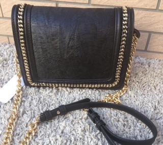 Túi Charles & Keith