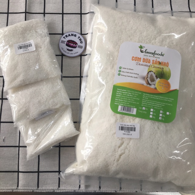 Cơm dừa vụn/dừa sợi sấy khô Classyfoods 50g