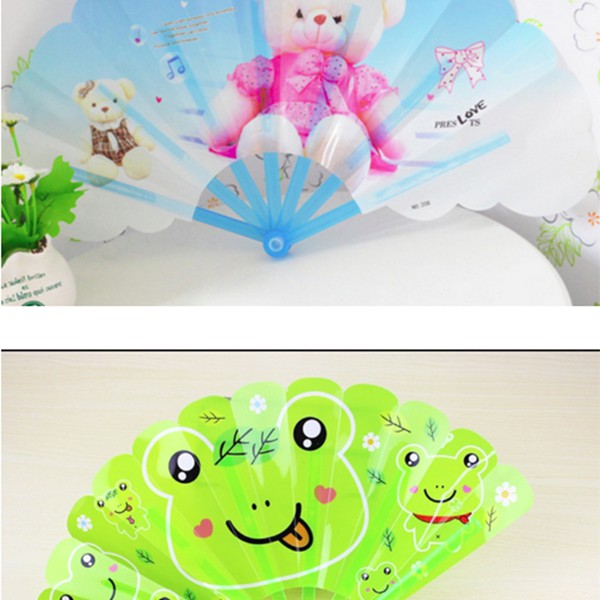 Quạt nhựa xếp size lớn (Giao ngẫu nhiên) | BigBuy360 - bigbuy360.vn