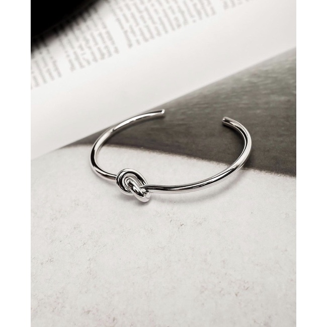 Vòng tay Heart Bracelet oversize màu bạc