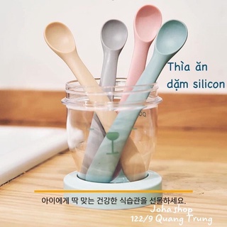 Khay gấu Silicon Poled Hàn đế hít có nắp