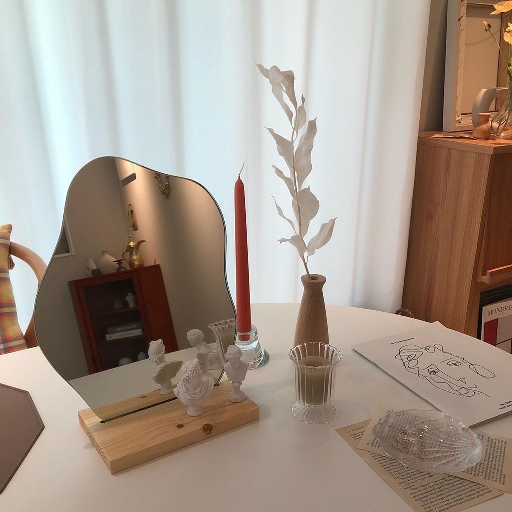 Gương Trang Điểm Để Bàn Tiện Dụng Hình Dáng Độc Đáo