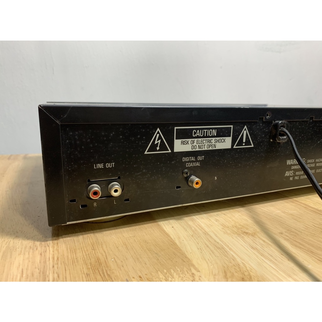 Bán em đầu đĩa CD  hãng Denon DCD - 790 đẹp keng hát tốt Đầu cd Denon DCD-790 Hàng bãi nhật về