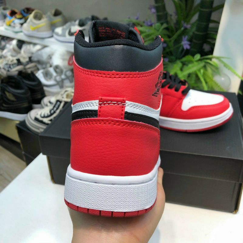 [ Hàng Sẵn + Ảnh Thật ] Giày Thể Thao Sneaker jordan 1 chicago Đen Trắng Cao | BigBuy360 - bigbuy360.vn