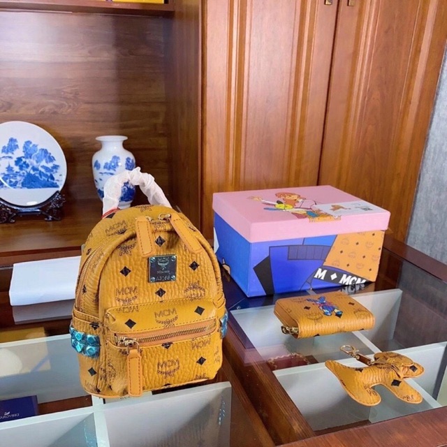 Sét 3 sản phẩm balo đeo chéo ví mini và logo chó cực xinh hàng fullbox có hộp