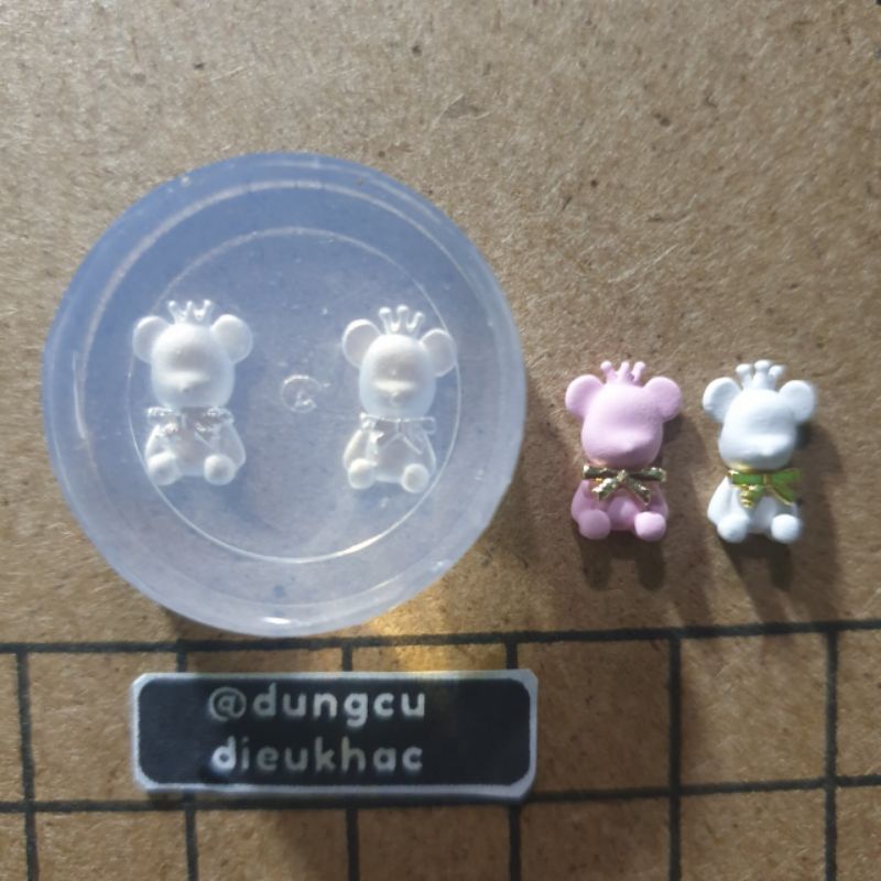 Khuôn charm 3dnail mini - Mẫu gấu bearbrick đội vương miệng.