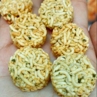 (ĂN VẶT THÁI )MÌ VIÊN VỊ RONG BIỂN