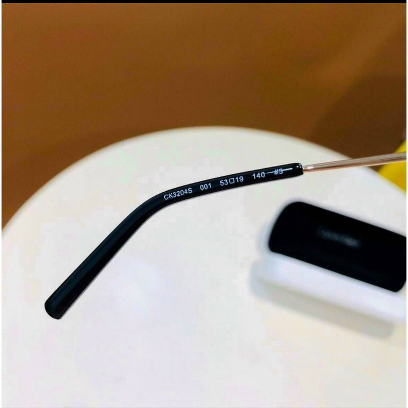 Kính chính hãng giá tốt săn sale cuối năm