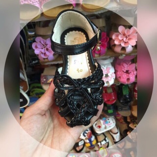 Giày sz 26,27 ( from bé nên các mẹ tăng 1 size nhé )