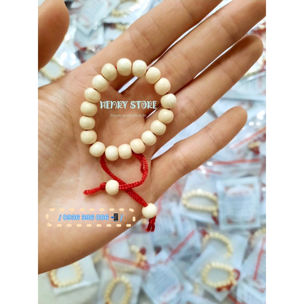 Vòng tay dâu trắng sơ sinh mang lại b.ì.n.h a.n, m.a.y m.ắ.n & c.h.ố.n.g g.i.ậ.t mình cho bé