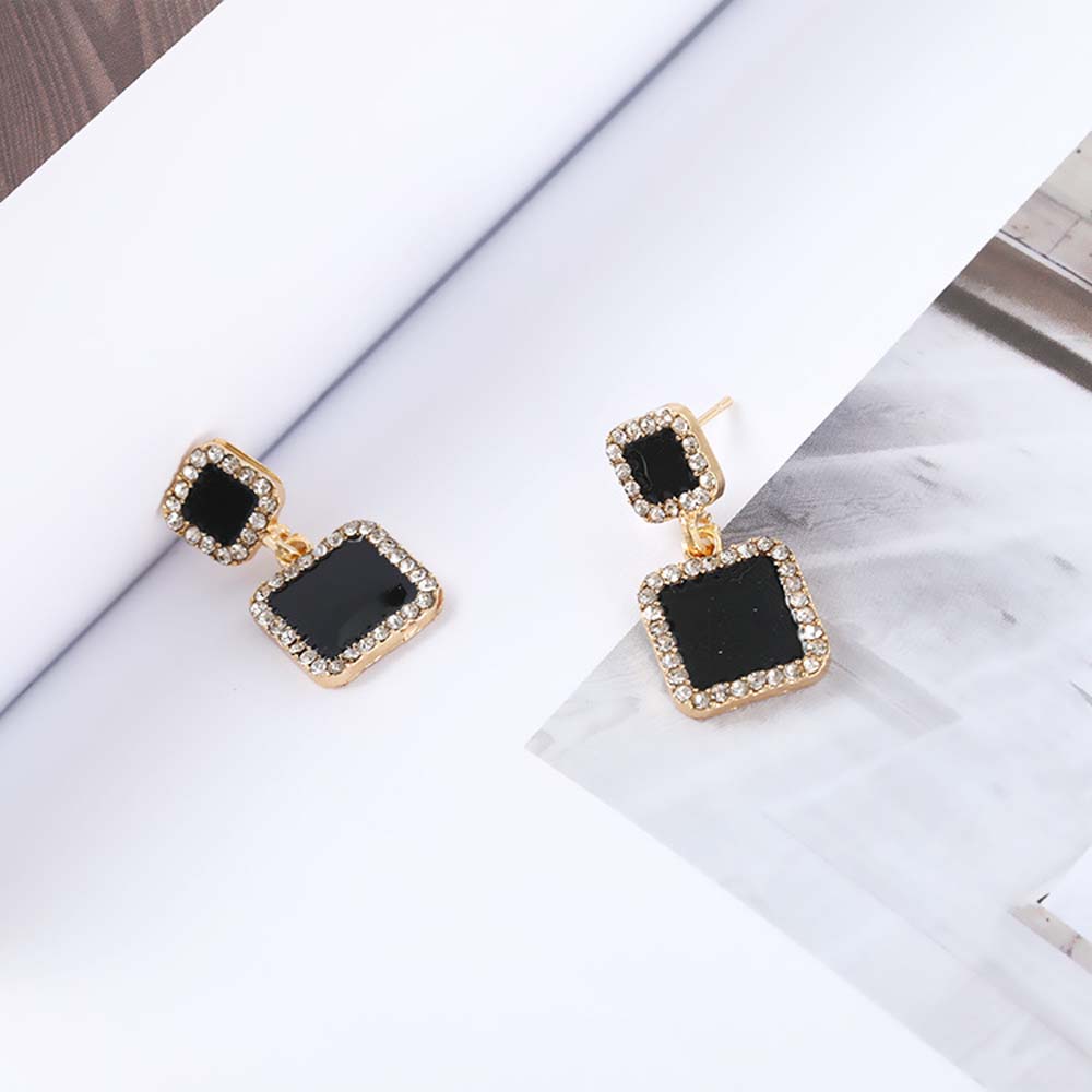 Khuyên Tai Nữ Trang Tạo Hình Độc Đáo